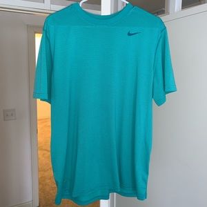 Men’s Nike dri-fit tee